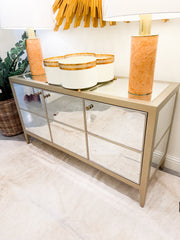 Mia Buffet Table